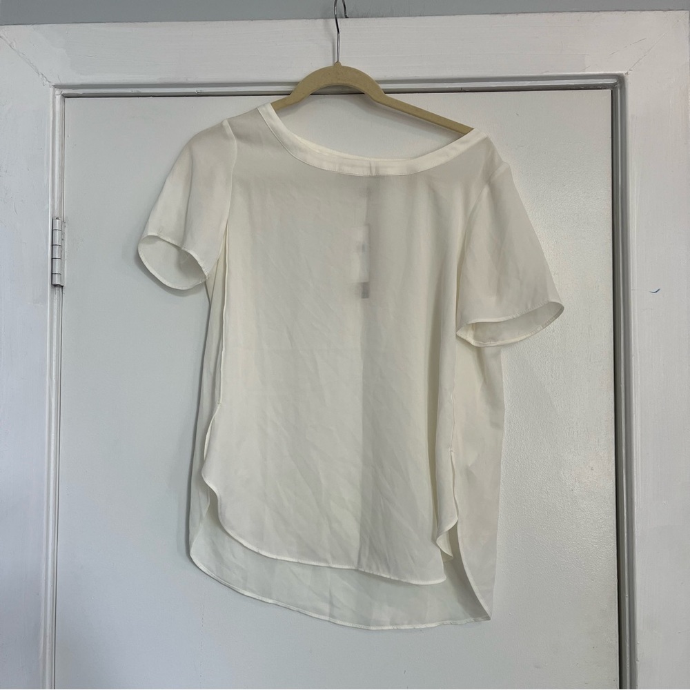 Banana Republic White Cream short Sleeve Tulip hem Blouse NWT small work office
